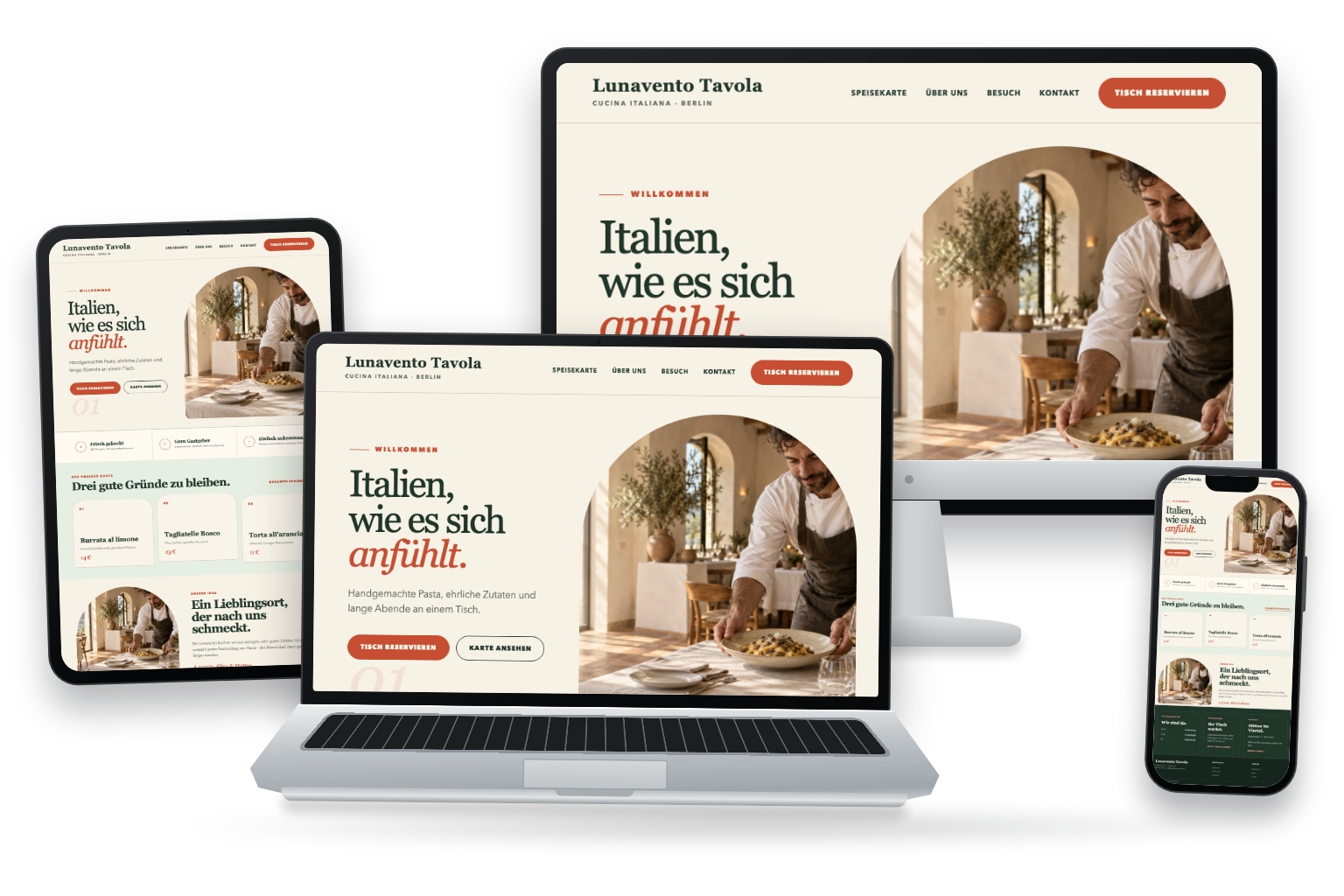 Beispiel-Startseite eines Restaurants im mbcreate-Design, dargestellt auf Rechner, Tablet, Laptop und Smartphone